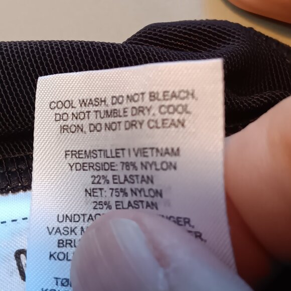 Gymshark women's black padded cup sports athletic bra sz Medium - Picture 12 of 12